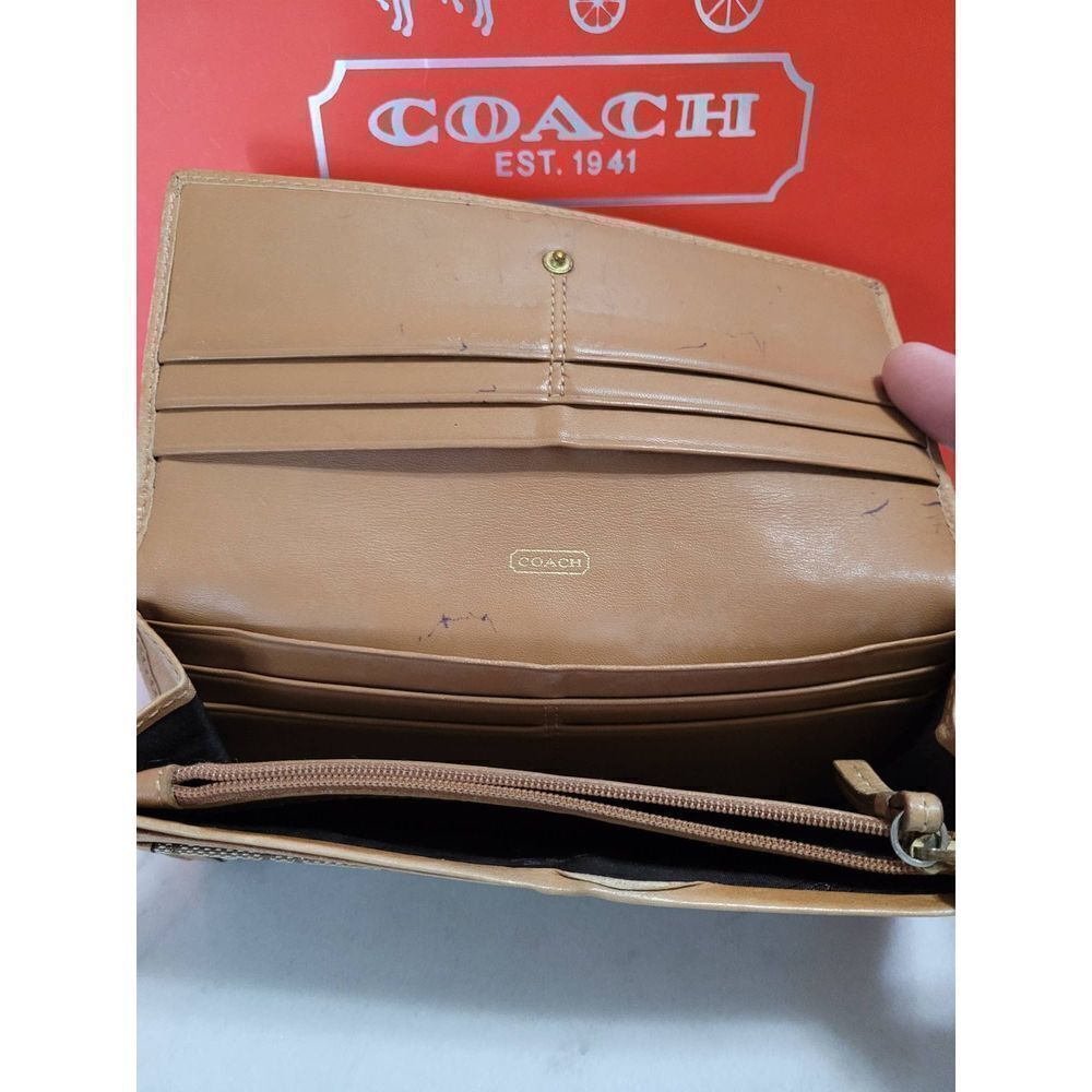 Coach Signature Brown Bifold Wallet. - Picture 4 of 4